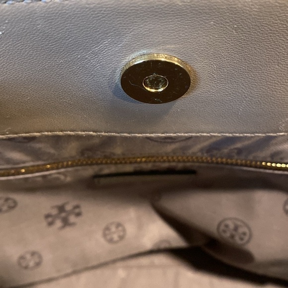 STUNNING Tory Burch Gray Leather Shoulder Bag in EUC
